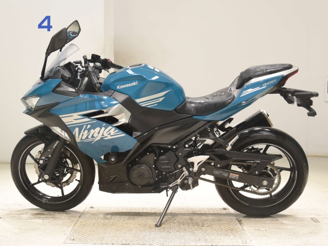 Kawasaki NINJA400-2