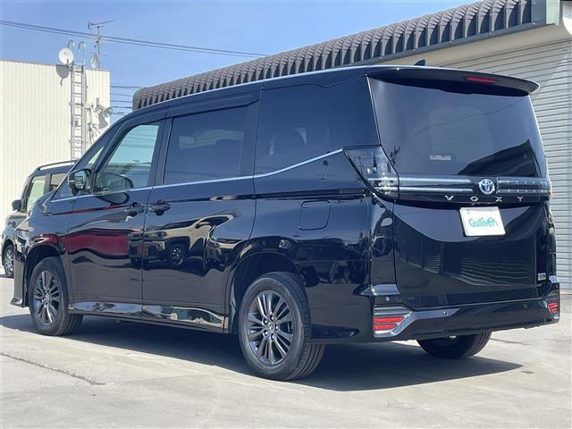 TOYOTA VOXY 2022