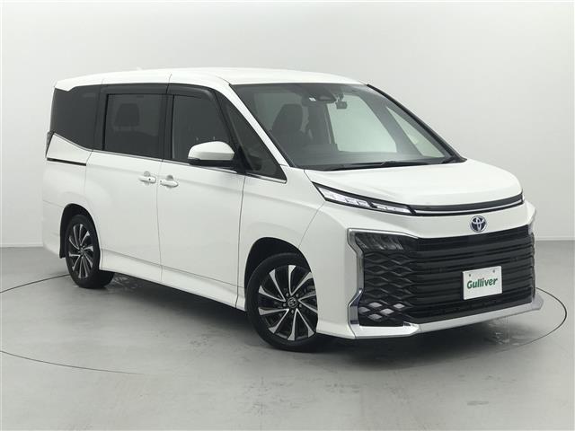 TOYOTA VOXY 2023