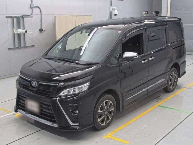 TOYOTA VOXY 2020