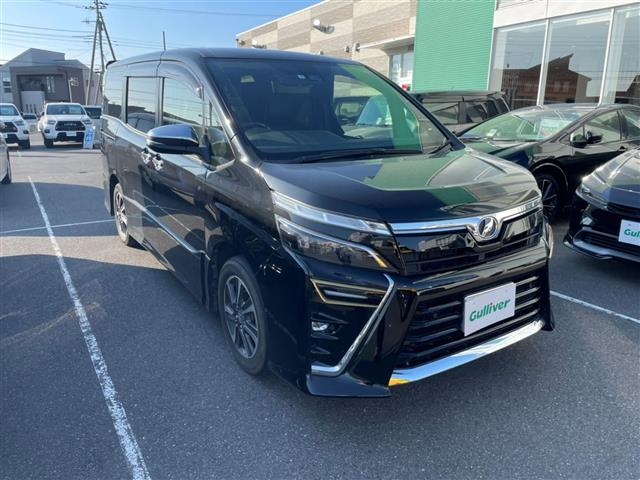 TOYOTA VOXY 2019