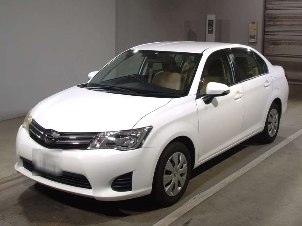 Toyota Corolla Axio 2013