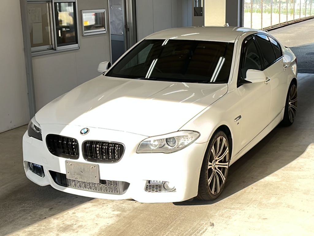 BMW 5 SERIES 2013