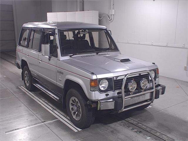 MITSUBISHI PAJERO 1989